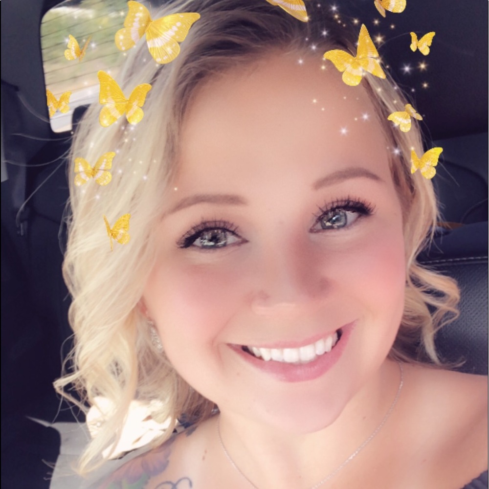 Meet your Posher, Stephanie